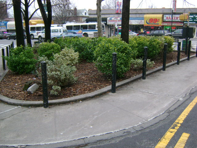 Barn Hill Square...The Bronx's smallest park!/Image via NYC Parks