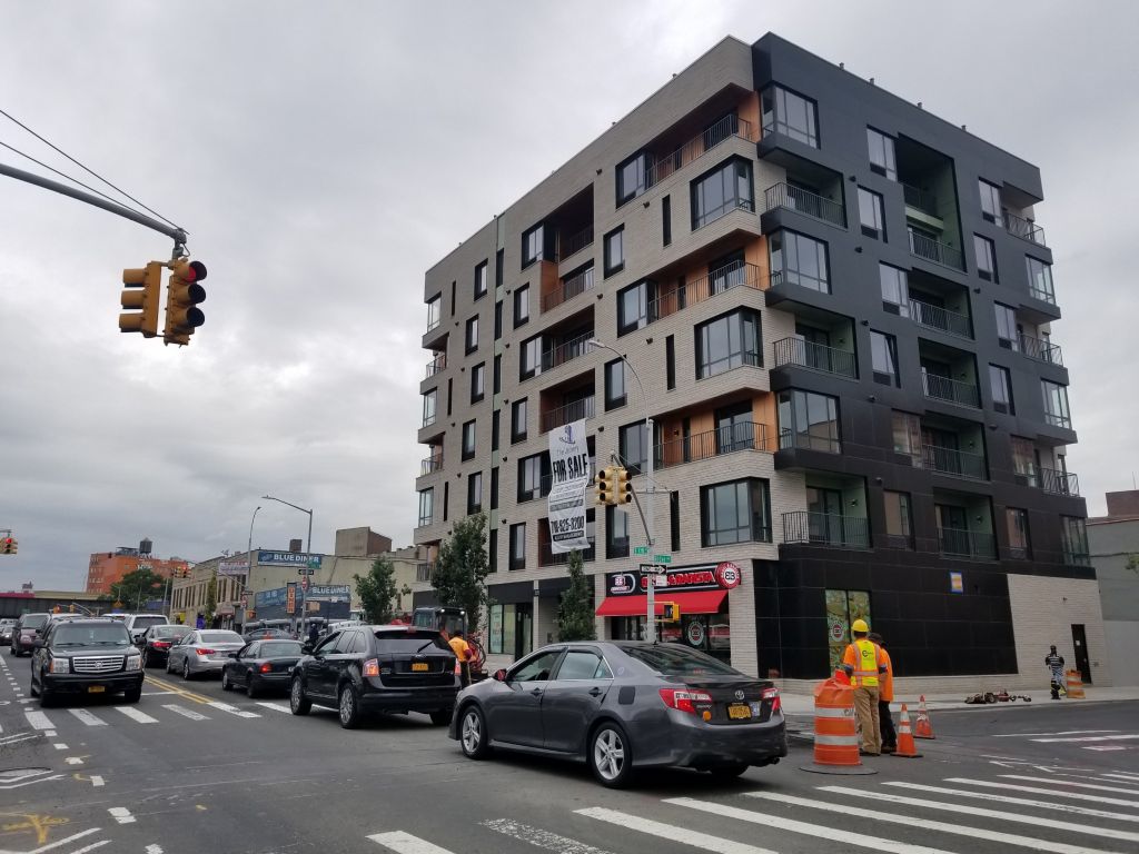 Now Renting The South Bronx S First Luxury High Rise Gentrification Towers Welcome2thebronx
