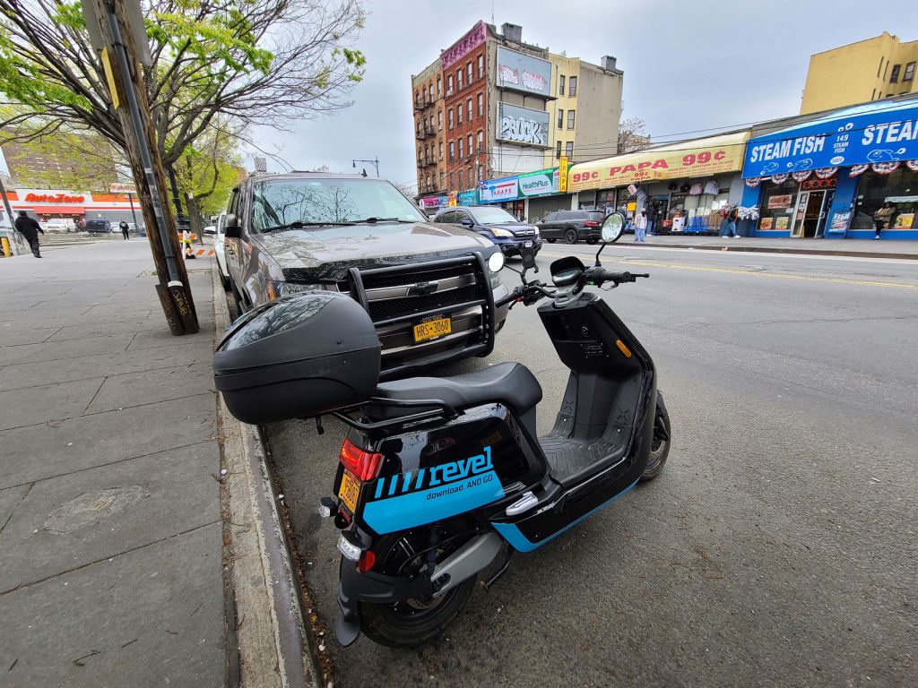 Revel mopeds (partially) return to the Bronx following more than year-long  suspension – Bronx Times